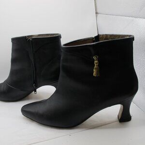 Fresco by Pierre Black ankle boots with gold tassel accent - 8.5M